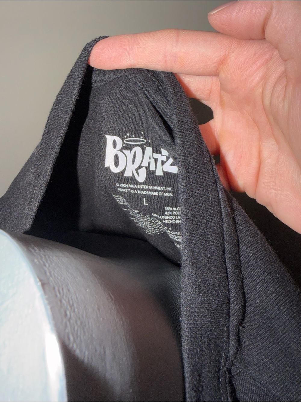 Bratz Graphic Shirt Women’s L - Picture 3 of 3